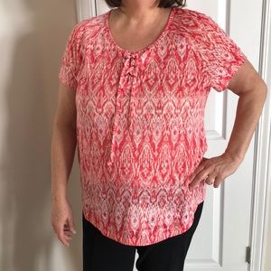 ⭐️ 2/$10 ⭐️ White & Pink Spring/Summer Raglan Sleeves T-Shirt